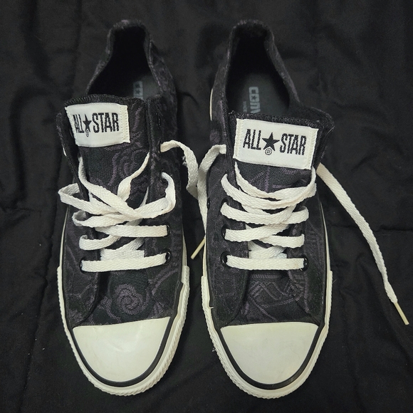 Converse Shoes - Converse All Star Low Top Vintage 90s Sneakers